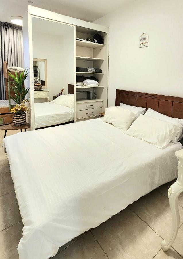 Apartamento Bat Yam On The Beach Exterior foto