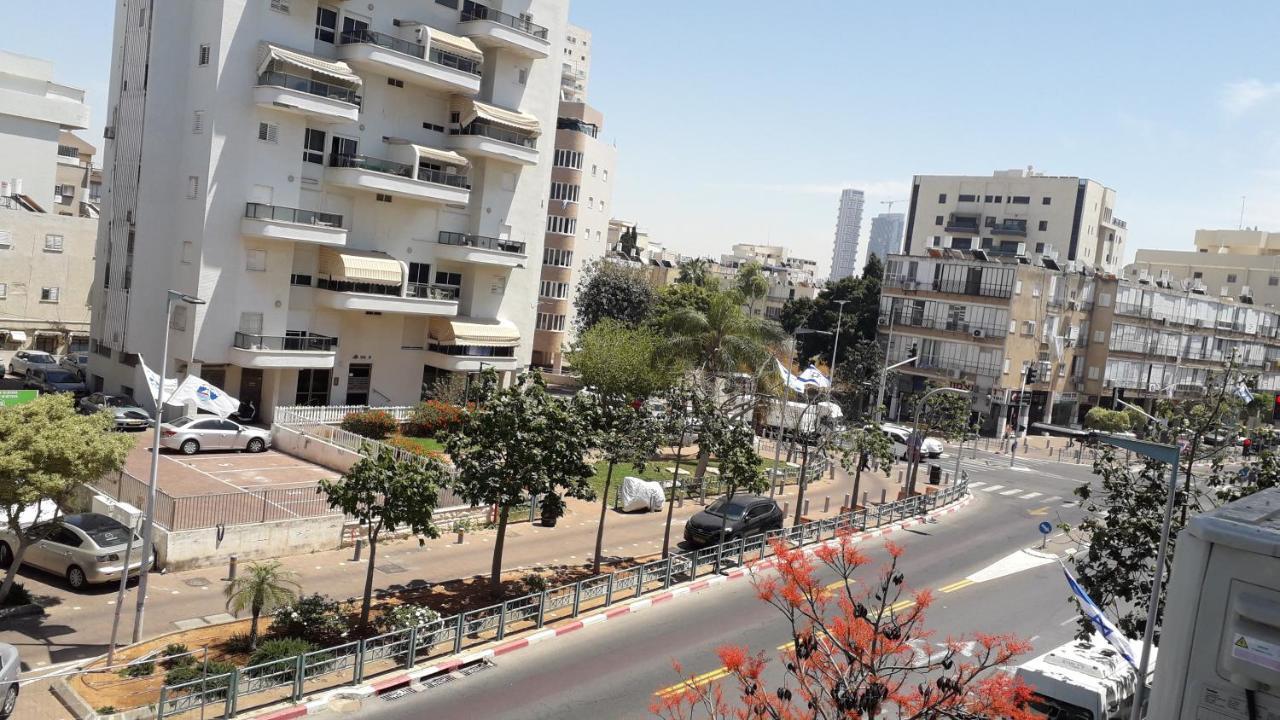 Apartamento Bat Yam On The Beach Exterior foto